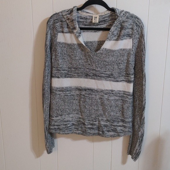 Roxy Grey and White Sweater Hoodie Pullover